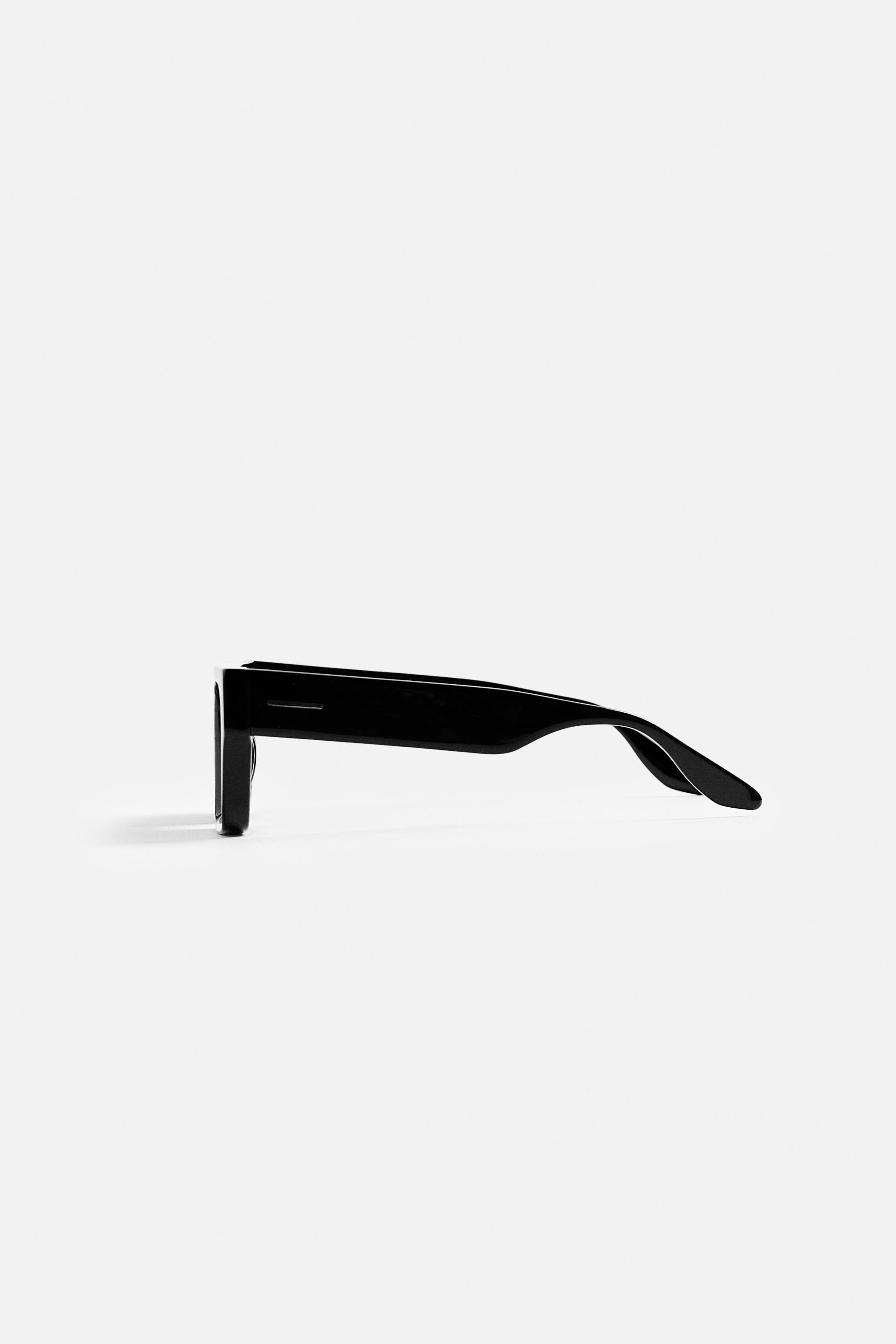 SQUARED SUNGLASSES Product Image