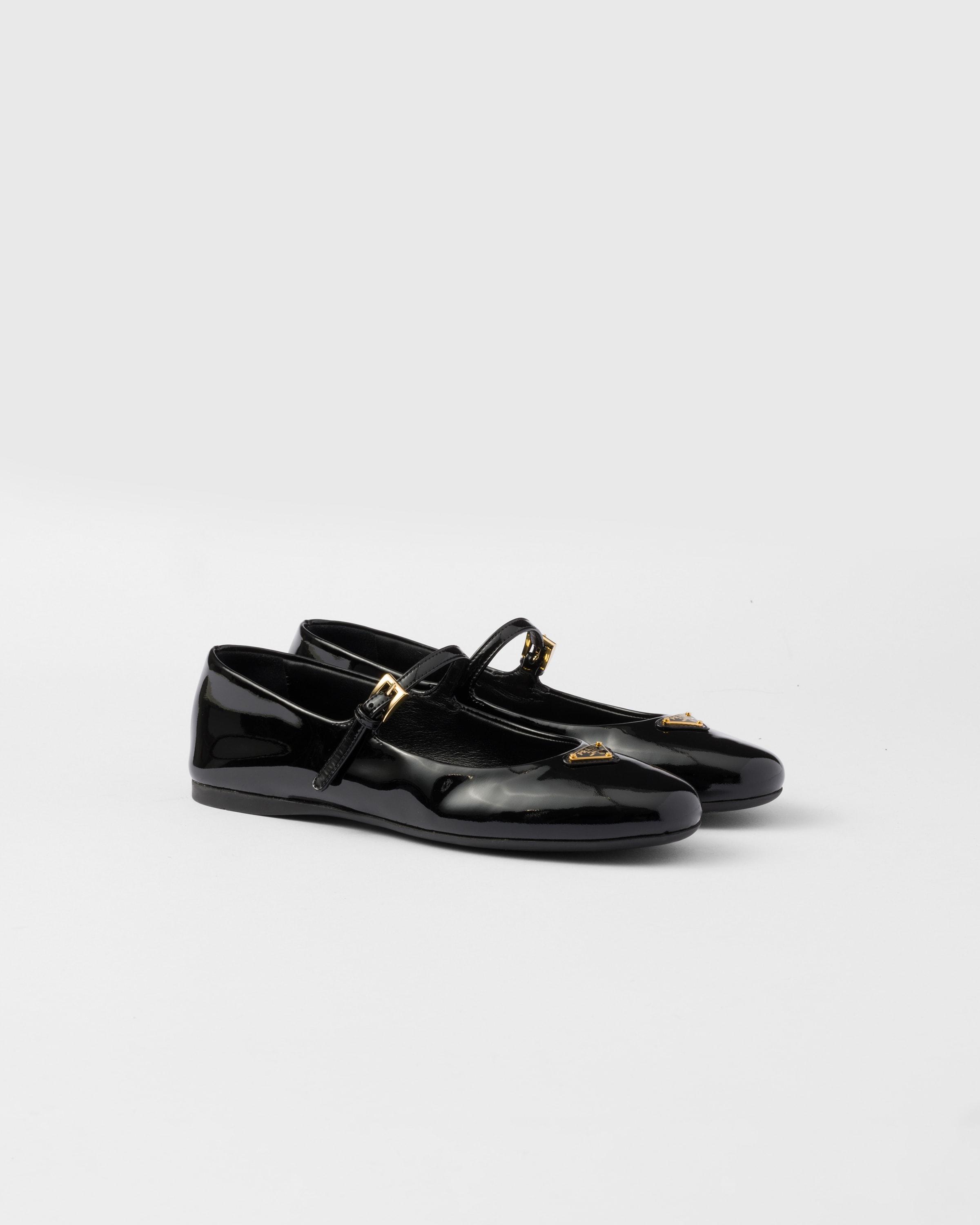 Patent leather ballerinas Product Image