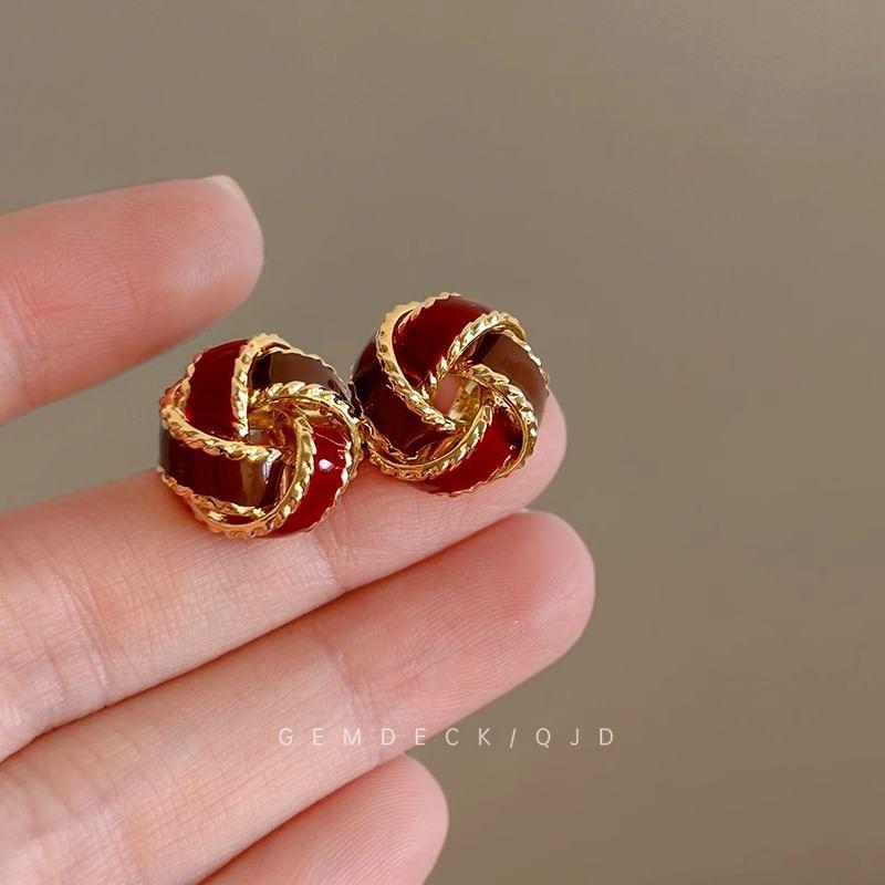 Knot Stud Earring Product Image