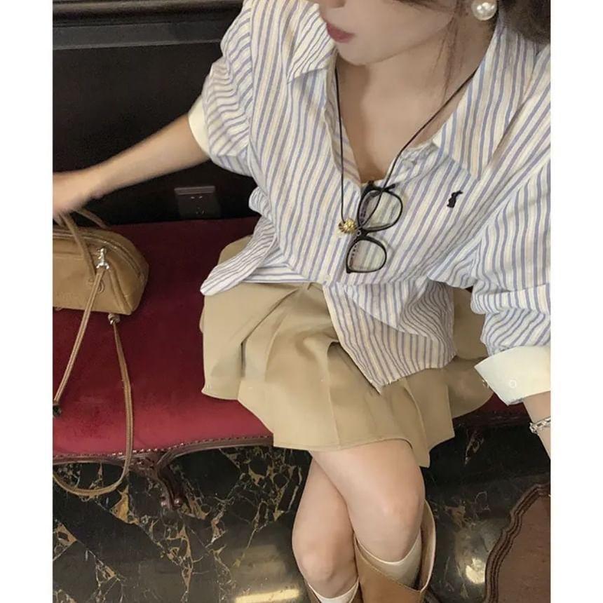 Long-Sleeve Collared Striped Button Up Shirt Product Image