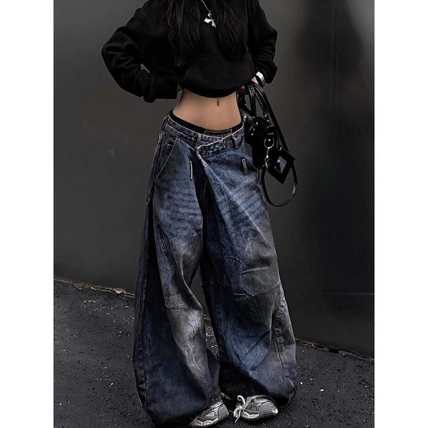 Low Rise Washed Loose-Fit Wide-Leg Jeans Product Image