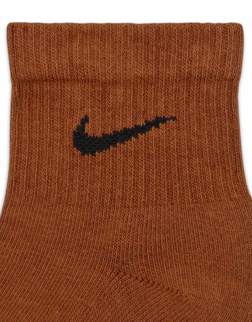 Nike Training Everyday Plus Cushioned 6 pack ankle socks in brown and beige Product Image