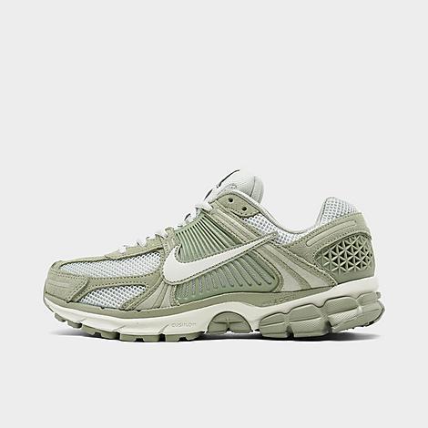 Nike Men's Zoom Vomero 5 Shoes Product Image