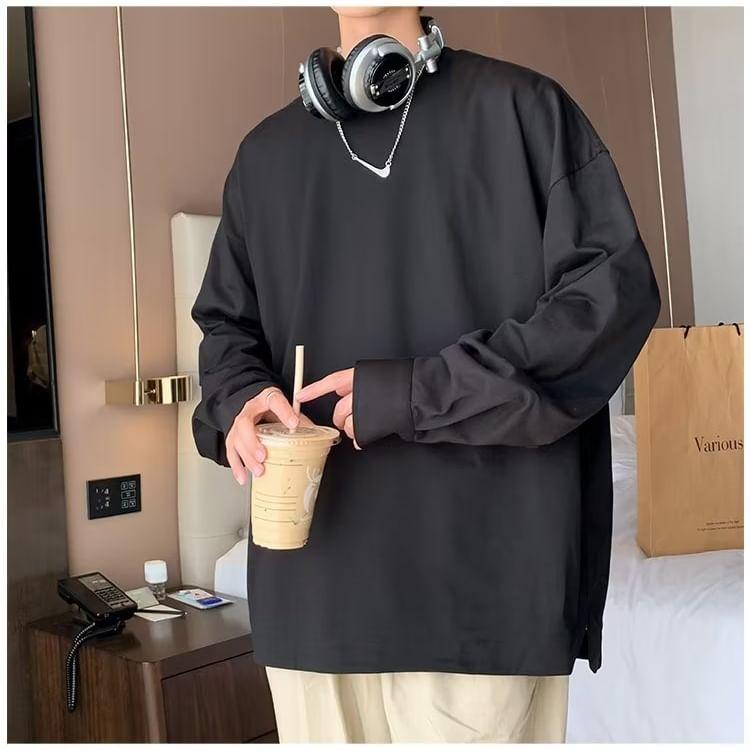 Long-Sleeve Crew Neck Plain Oversized T-Shirt Product Image