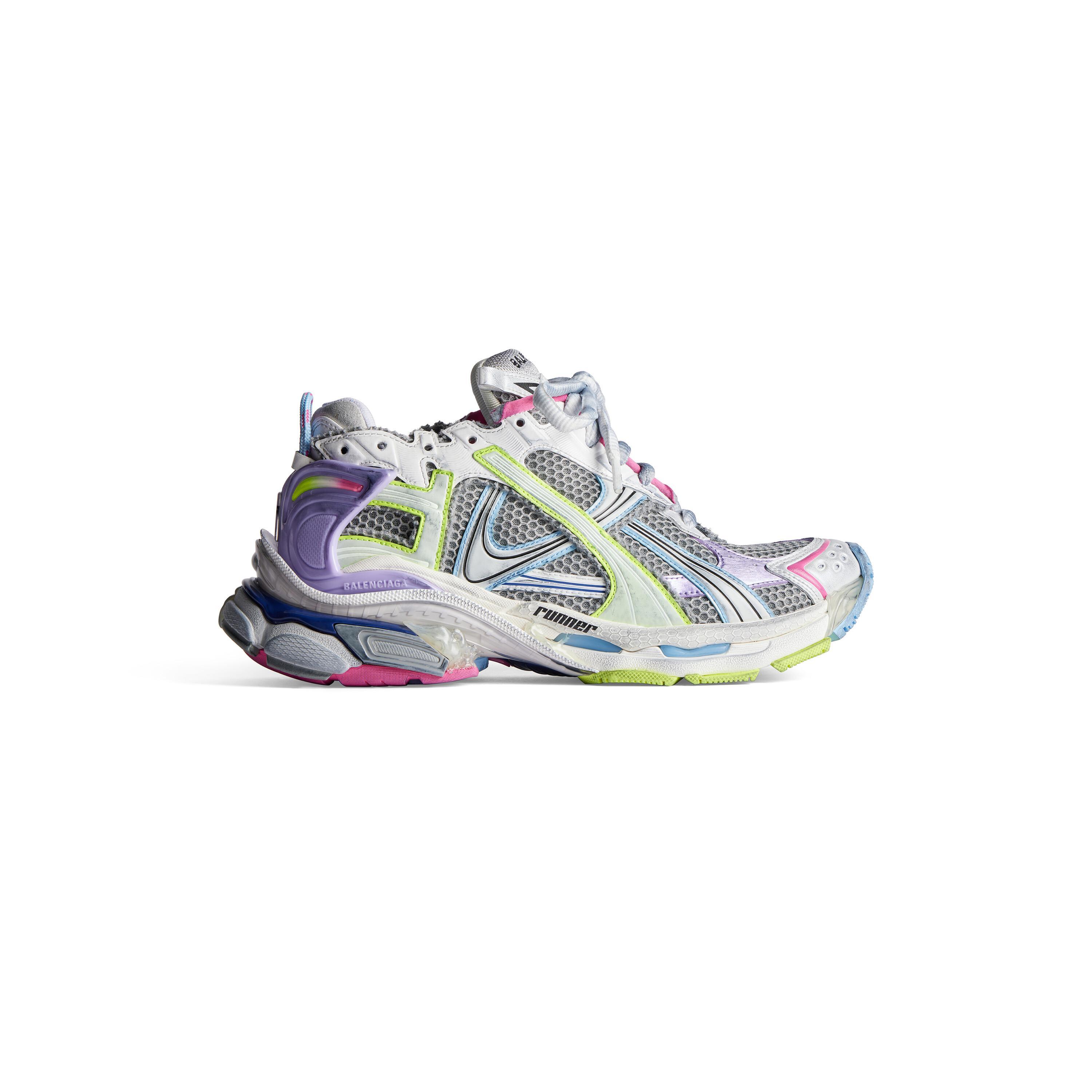 Women's Runner Sneaker in Grey Product Image