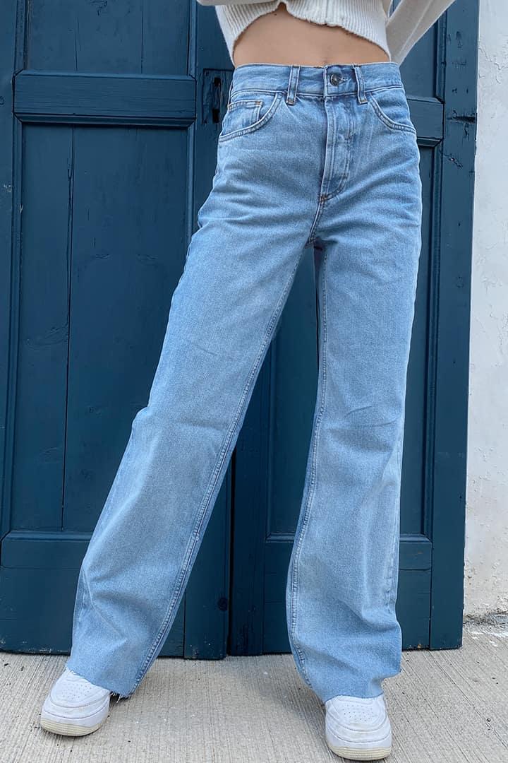 Mom jeans product image