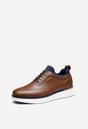 Men's Semi-Casual Wingtip Sneaker Product Image