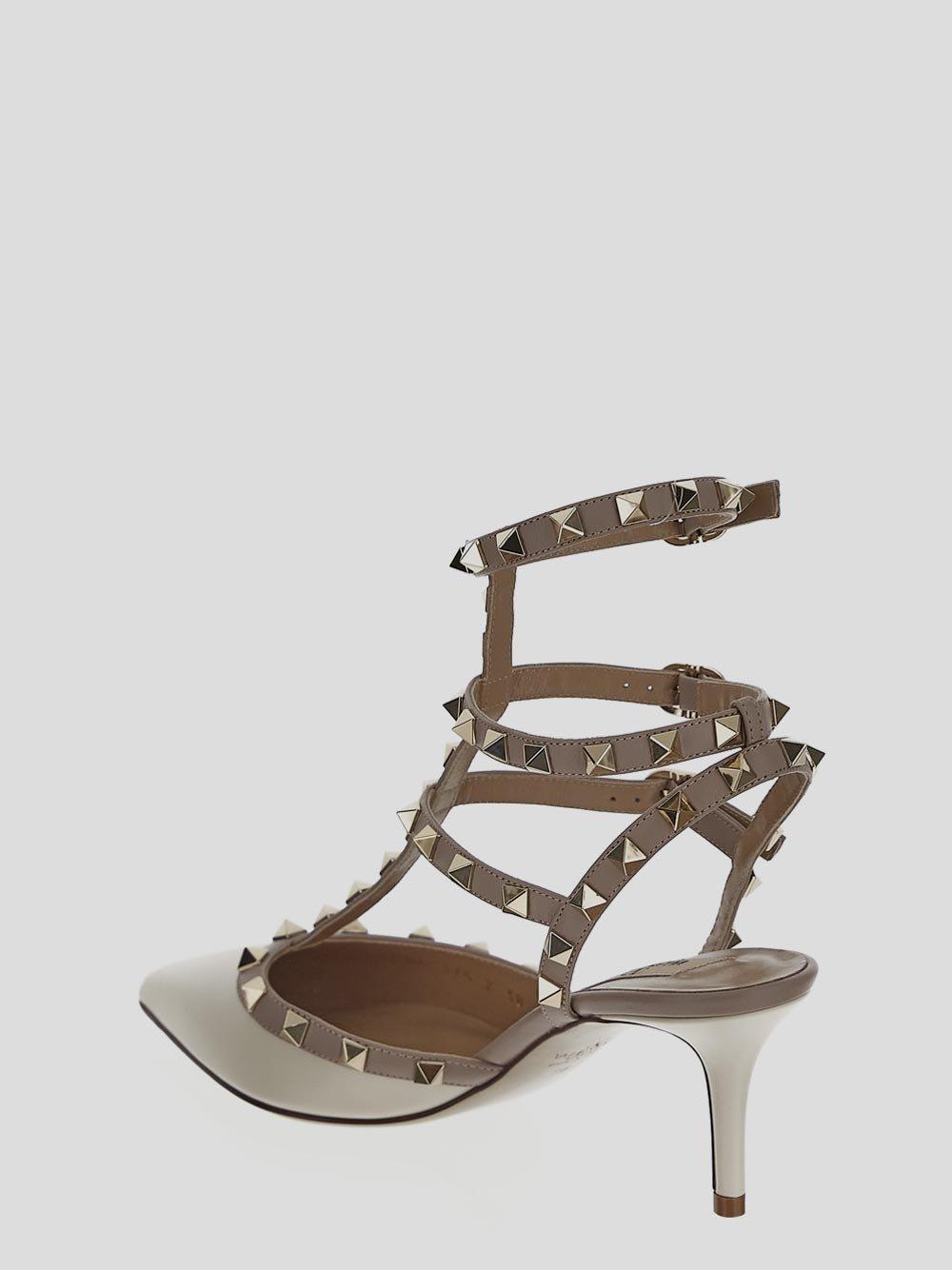 VALENTINO GARAVANI Rockstdu Leather Pumps In Neutrals Product Image