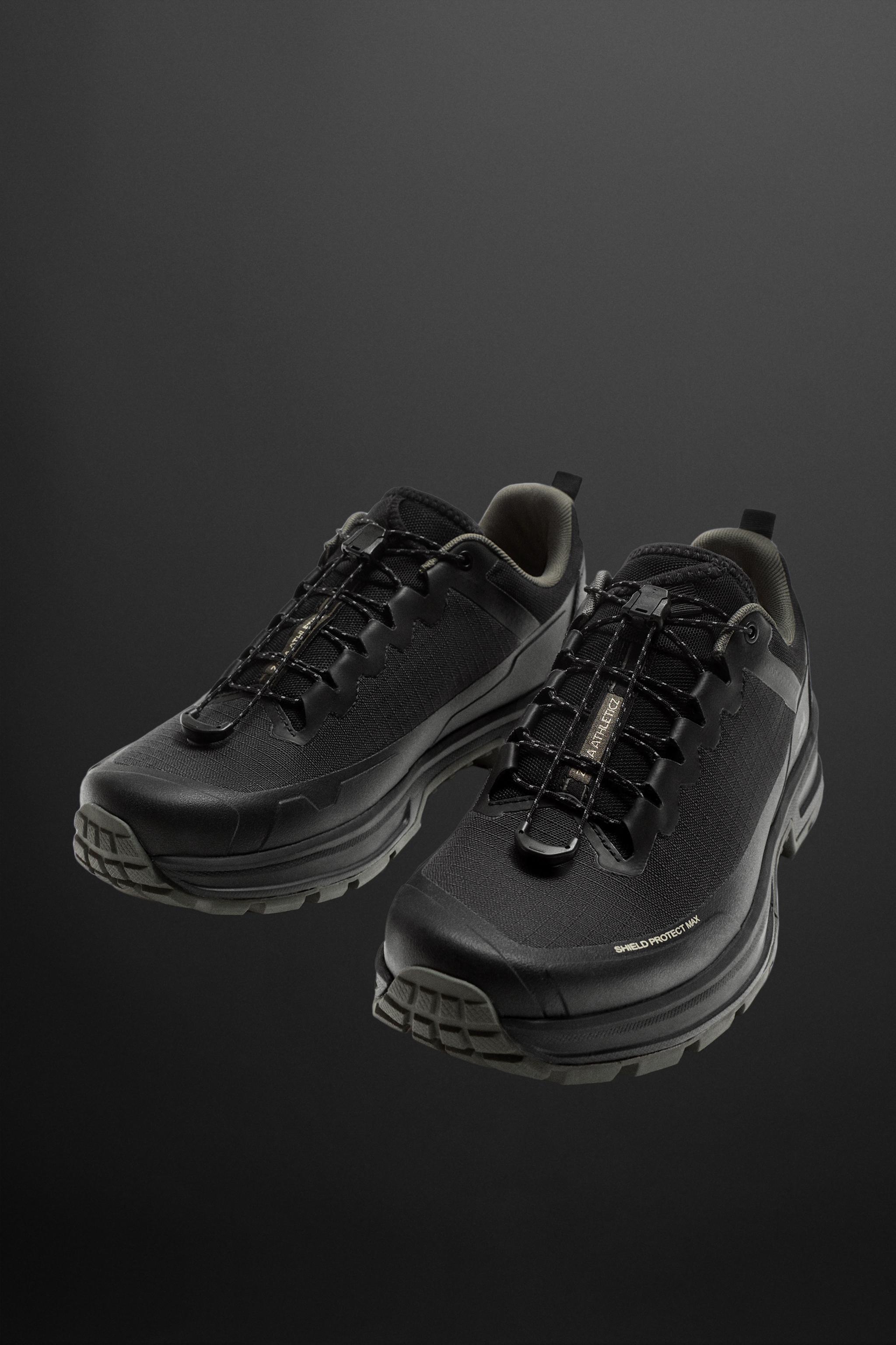 HIKING SNEAKERS Product Image