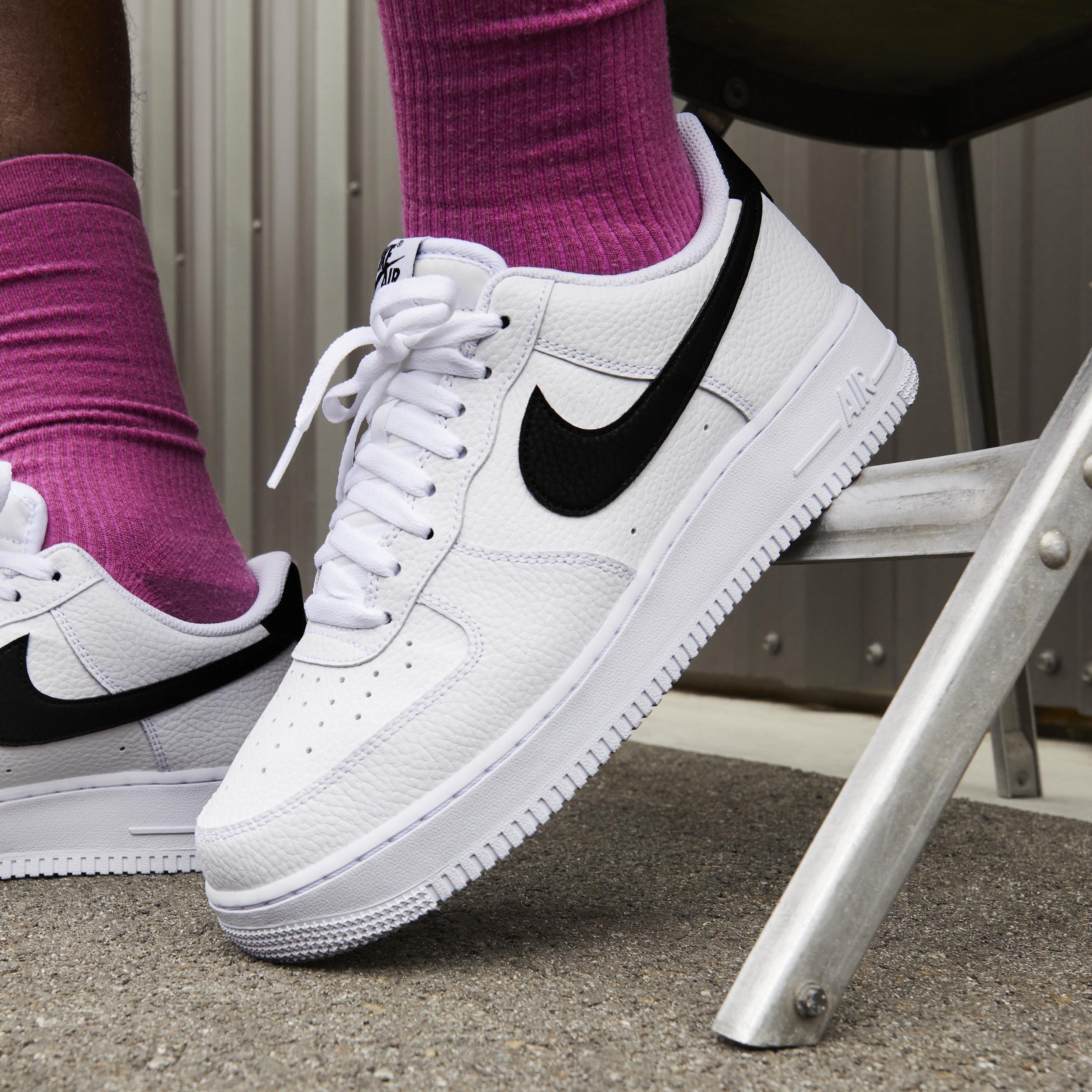 Nike Men's Air Force 1 '07 Shoes Product Image