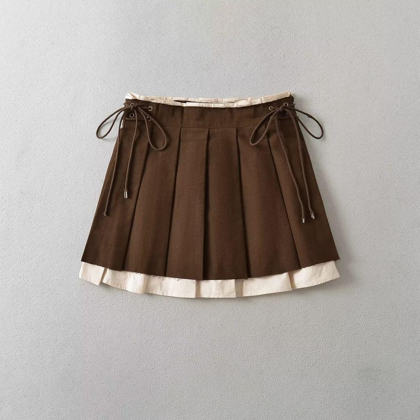 Low Rise Two Tone Mini Pleated Skirt Product Image