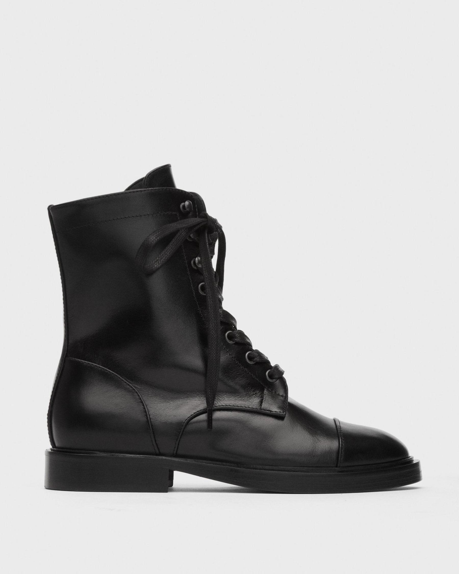 Combat Boot in Leather Product Image