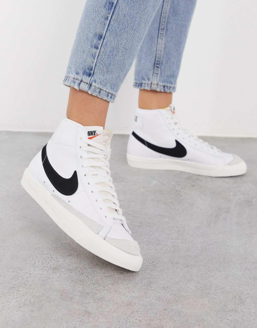 Nike Womens Blazer Mid 77 Shoes Product Image