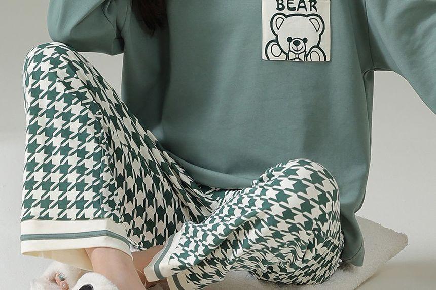 Loungewear Set : Bear Print Long-Sleeve Top & Pants Product Image