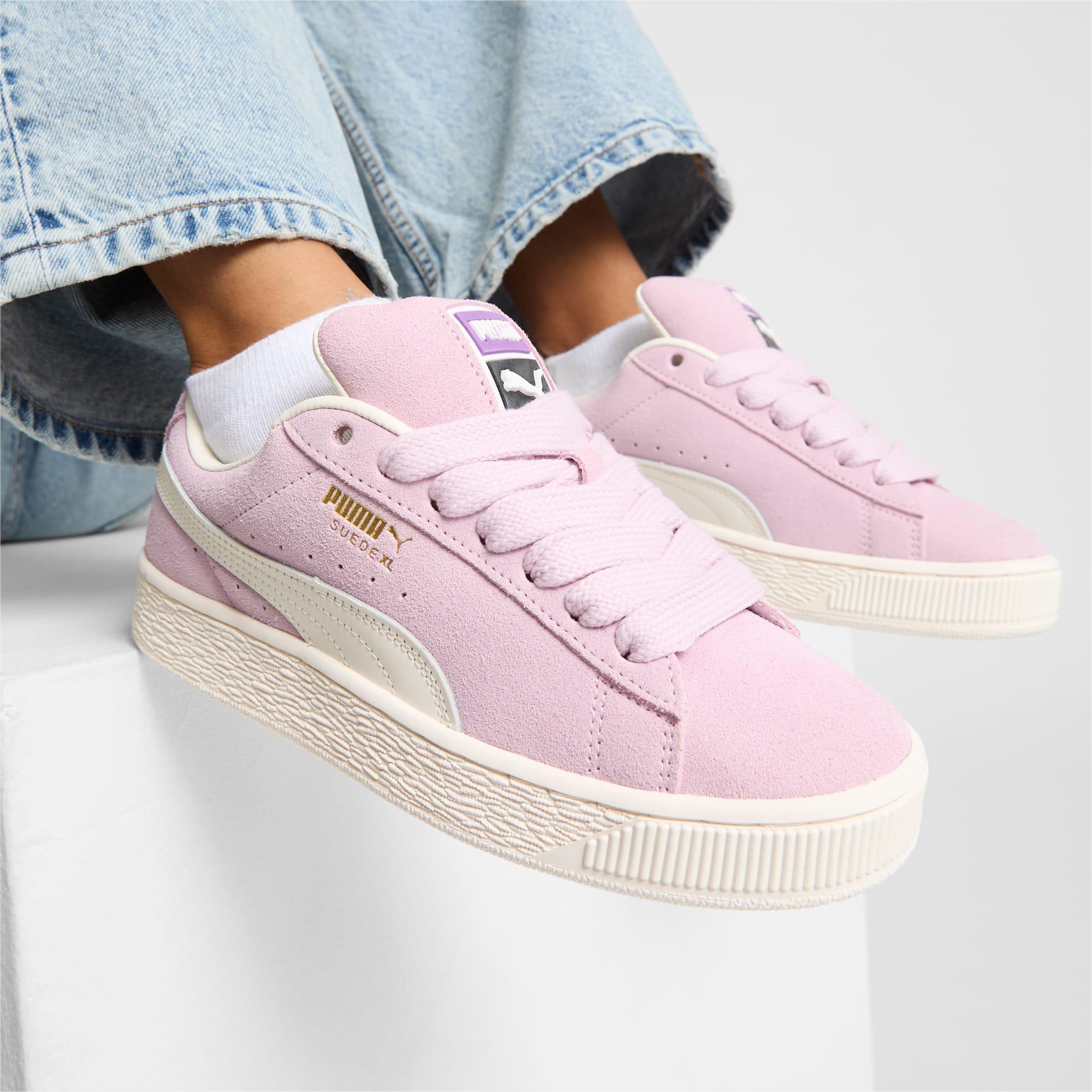 Suede XL Women's Sneakers Product Image