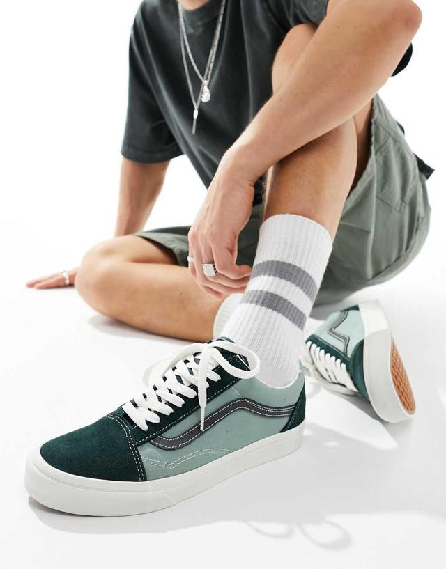 Vans Old Skool sneakers in earth tone green Product Image