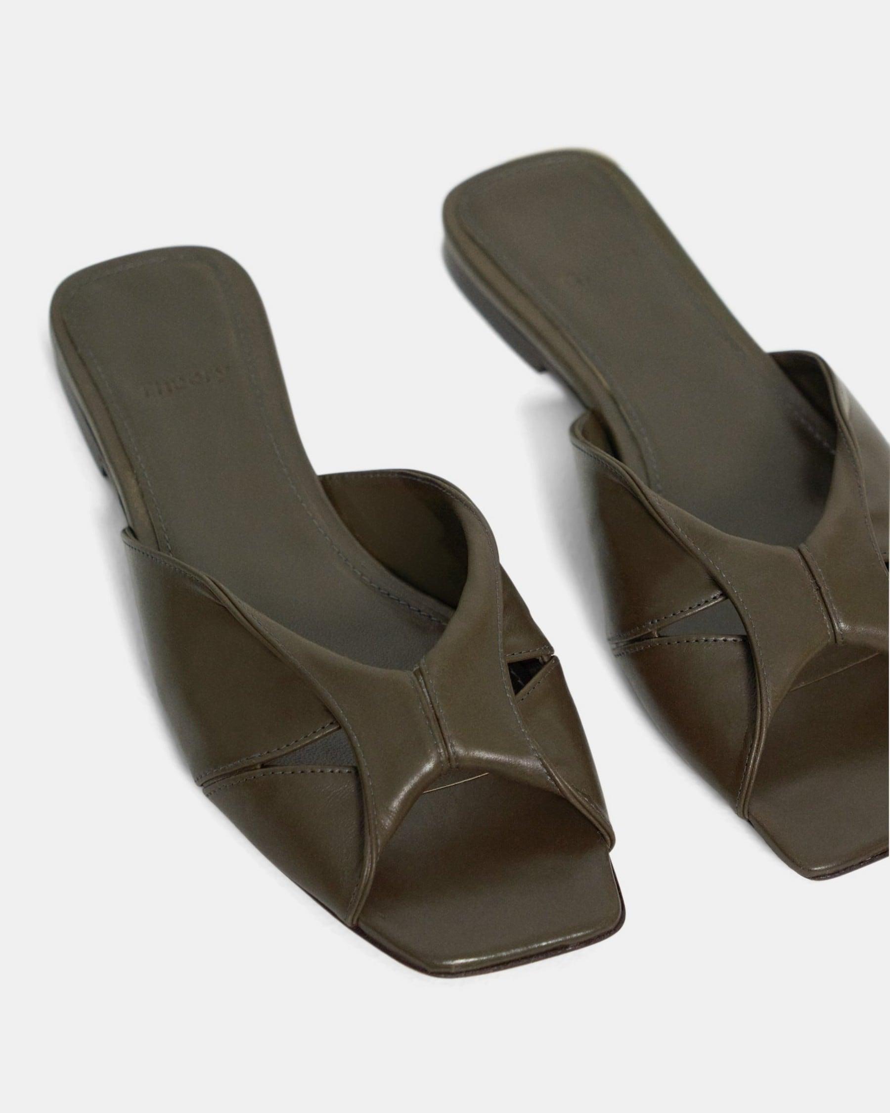 Twisted Sandal in Leather Product Image