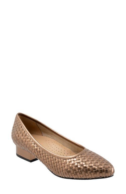 Trotters Jade Woven Pointed Toe Shoe Product Image