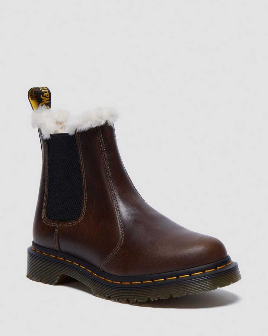 2976 Women's Faux Fur Lined Chelsea Boots Product Image