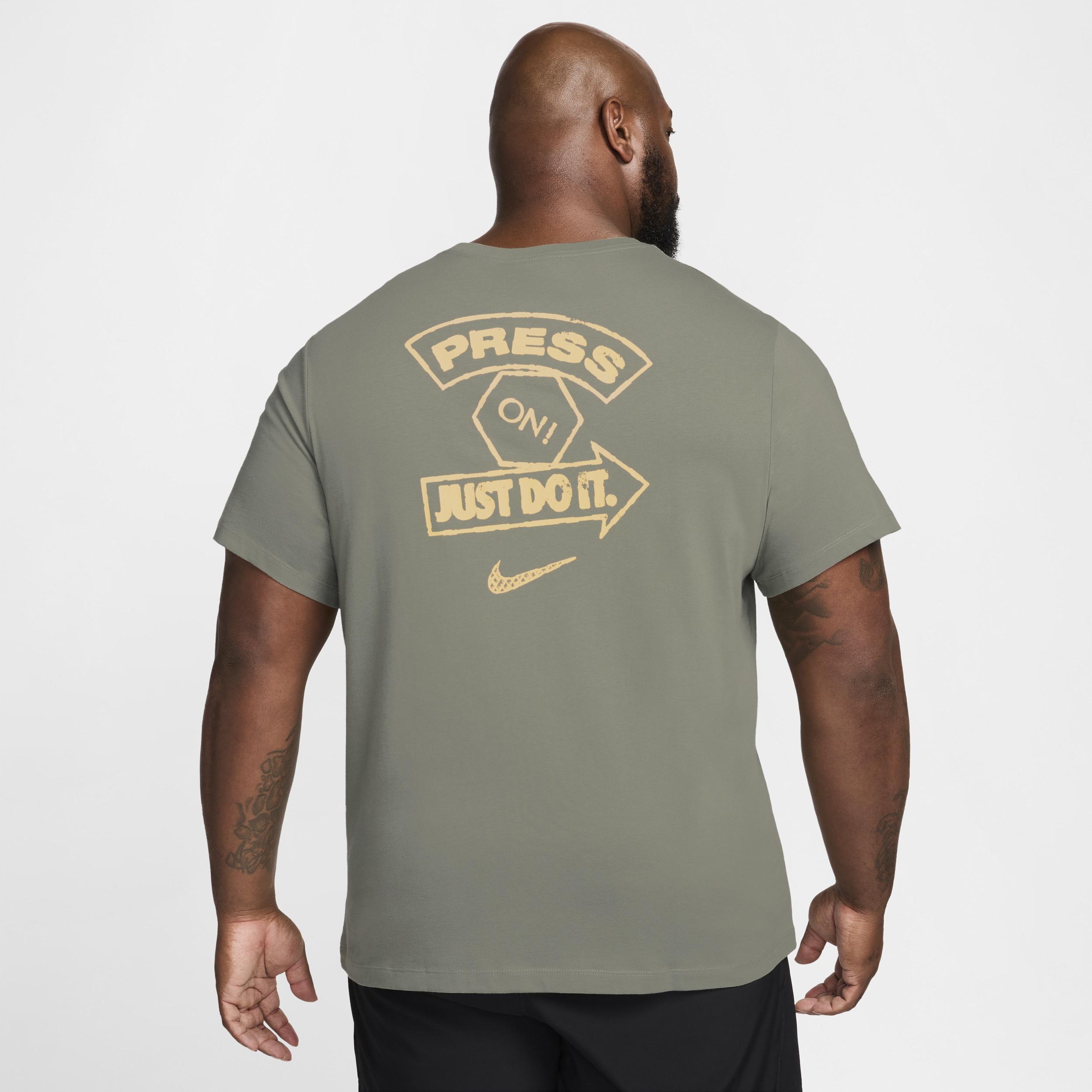 Nike Men's Fitness T-Shirt Product Image