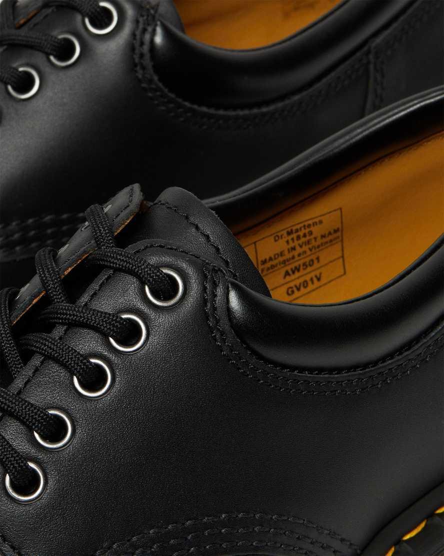 Dr. Martens Mens 8053 Leather Lace Product Image