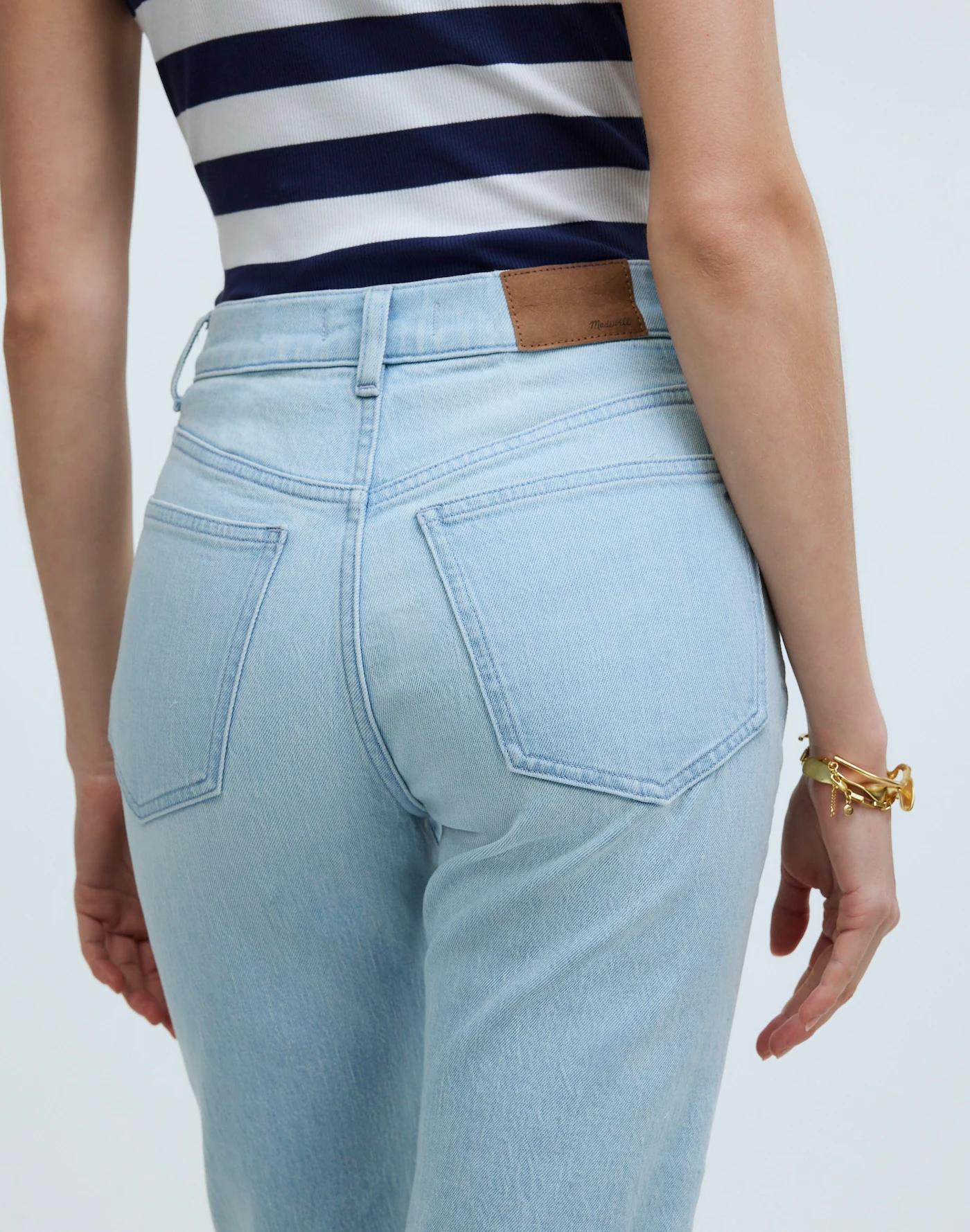 The Petite '90s Straight Jean Product Image