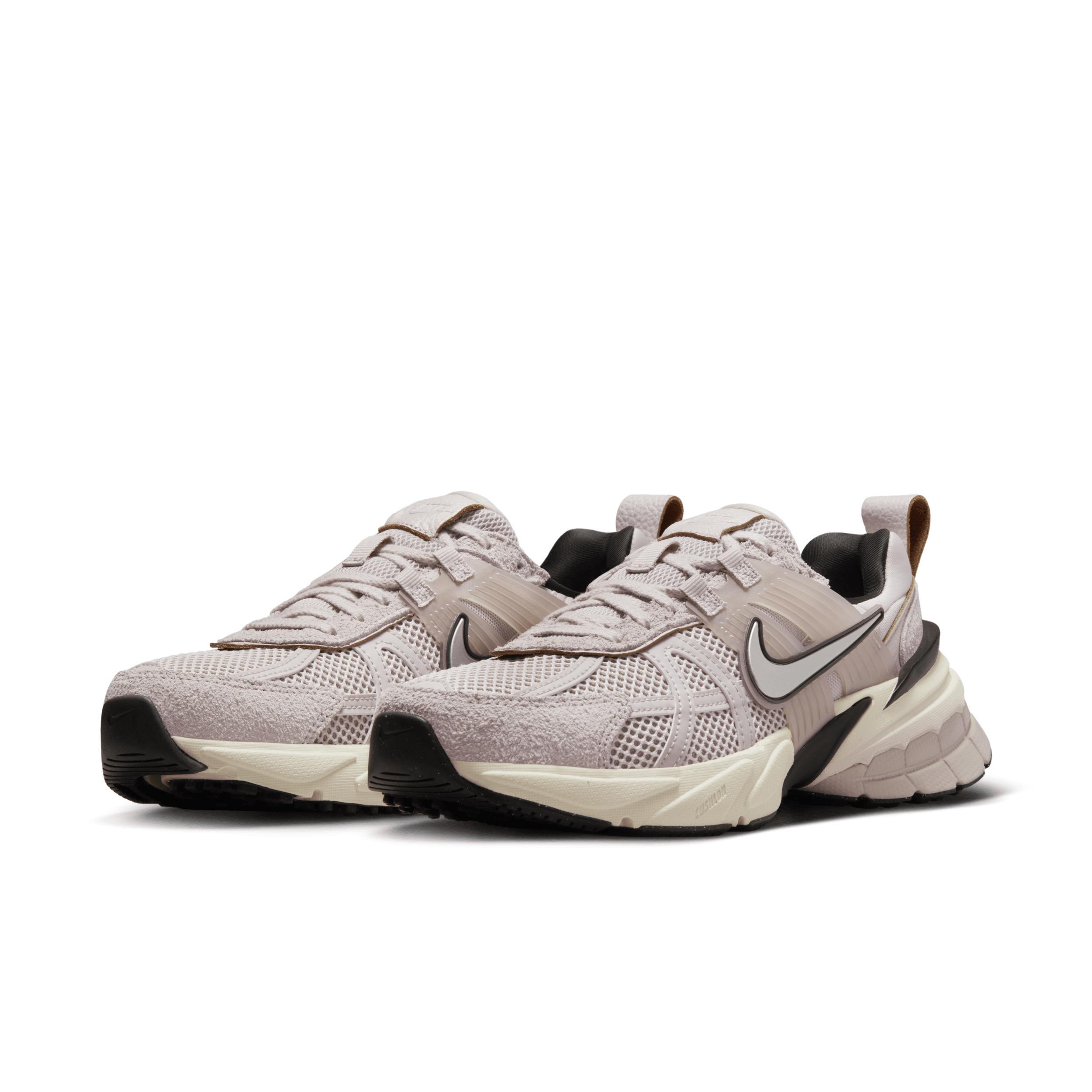 Nike Women's V2K Run Shoes Product Image