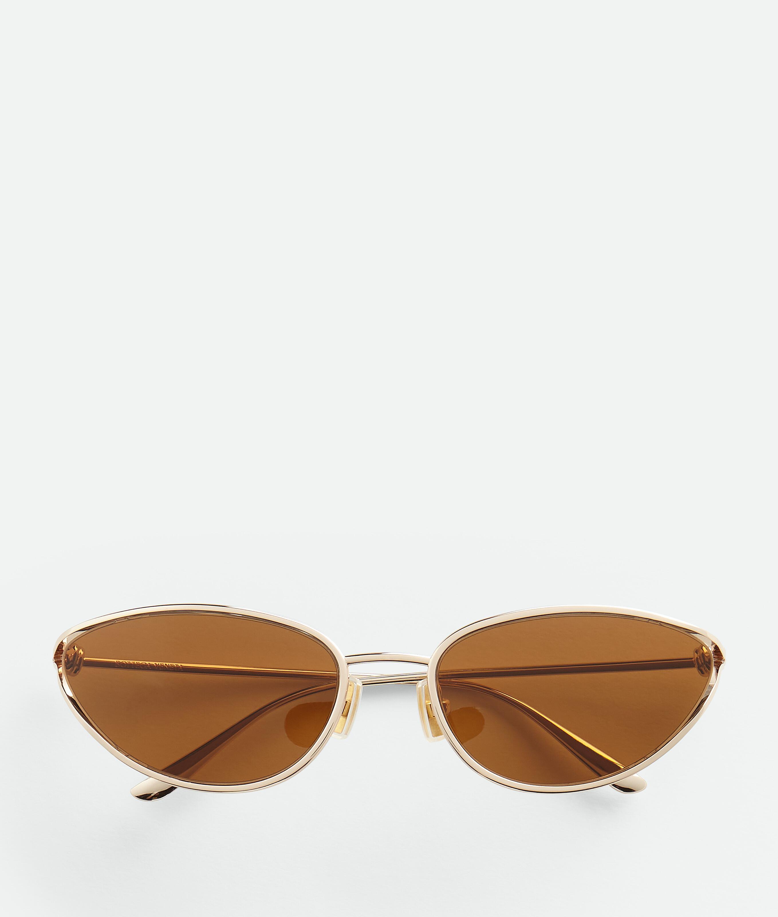 Knot Cat Eye Sunglasses in Gold/brown Product Image