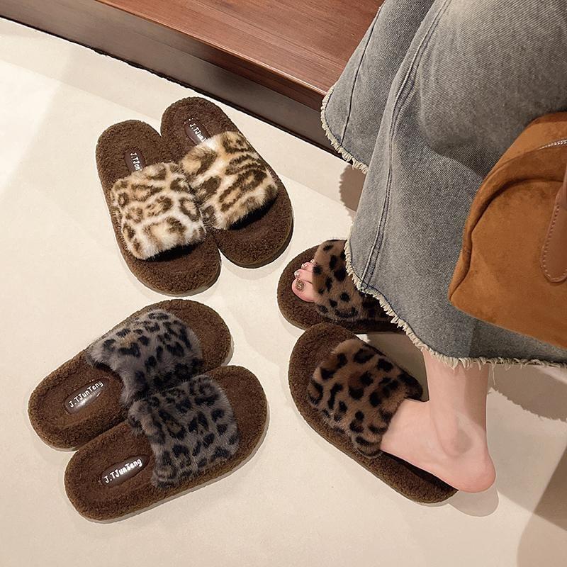 Leopard Print Fleece Platform Slide Sandals Product Image