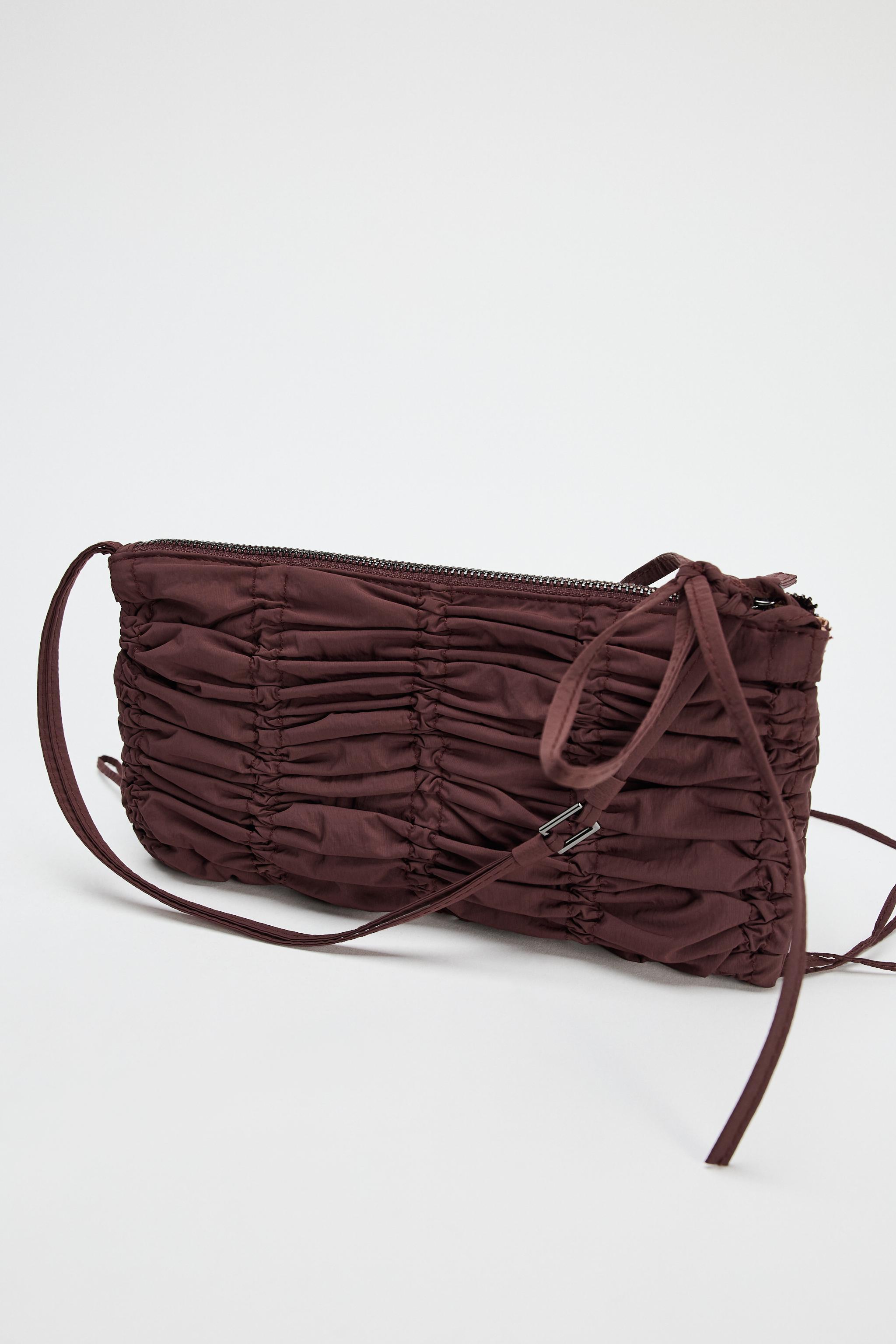 RUCHED SHOULDER BAG Product Image