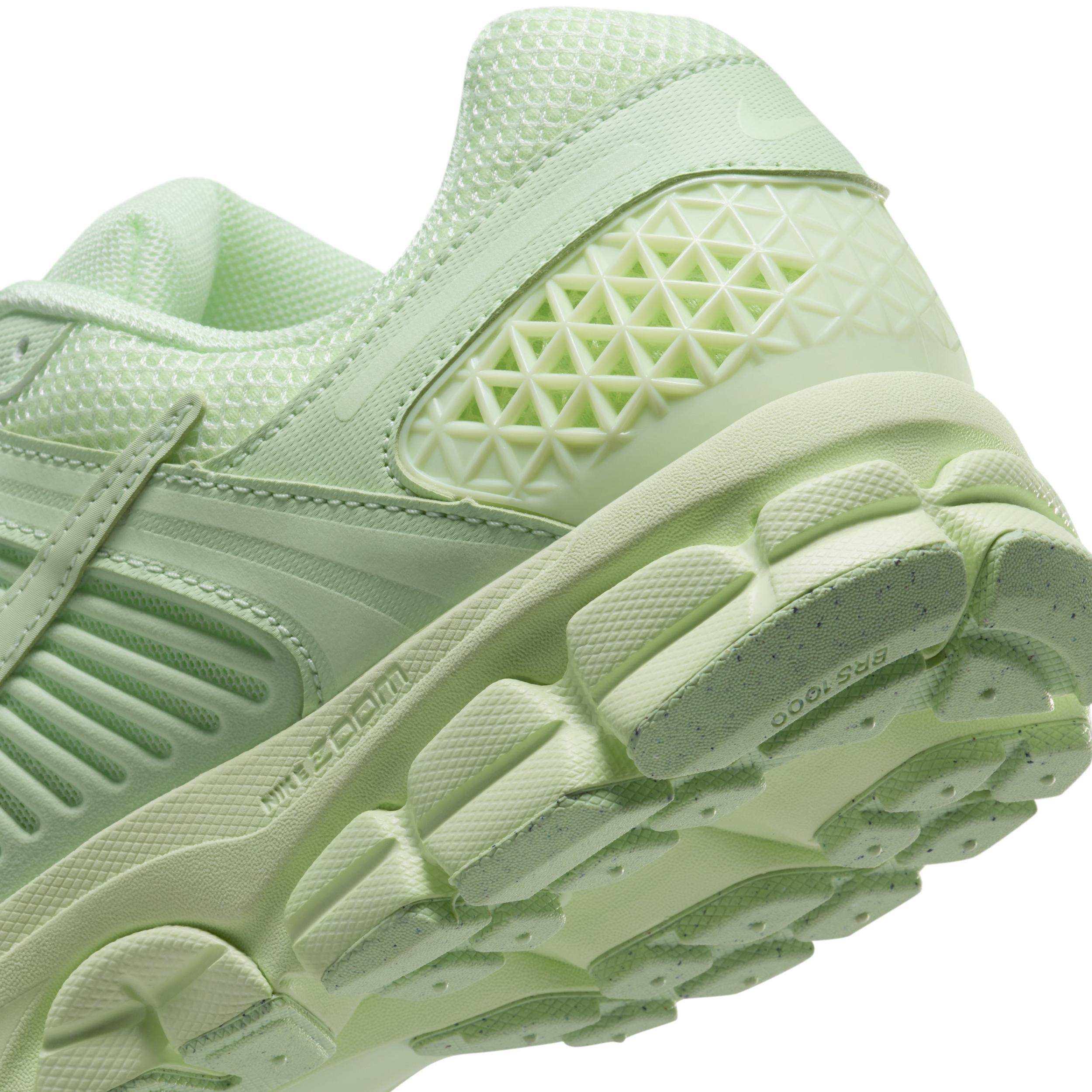 Nike Men's Zoom Vomero 5 Shoes Product Image