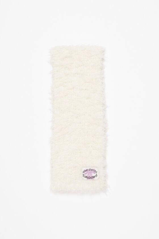 Fluffy scarf - Narrow Product Image