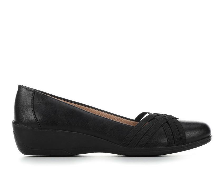 Women's LifeStride Incredible 2 Low Wedge Pumps Product Image