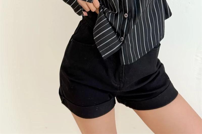 Long-Sleeve V-Neck Collared Striped Ruched Button-Up Blouse Product Image