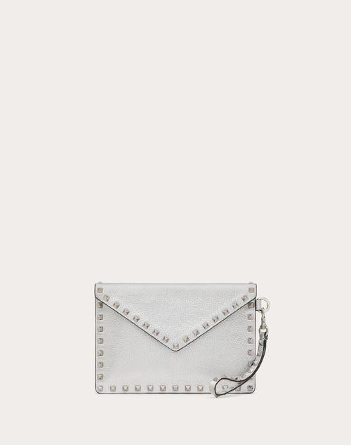 ROCKSTUD METALLIC GRAINY CALFSKIN CLUTCH BAG Product Image