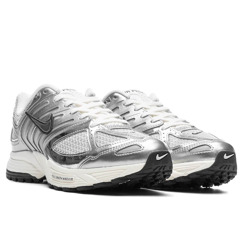 Women's Air Pegasus 2K5 'Chrome' - Photon Dust/Chrome/Gridiron/Sail Female Product Image