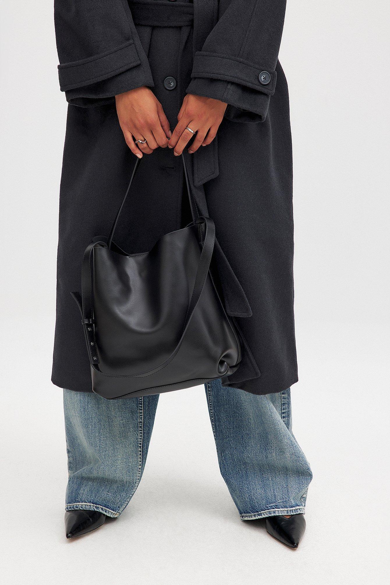 Basic Leather Tote Product Image