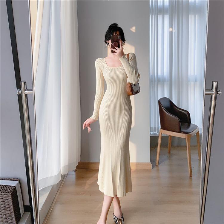 Long-Sleeve Scoop Neck Plain Ribbed Knit Midi Mermaid Dress Product Image