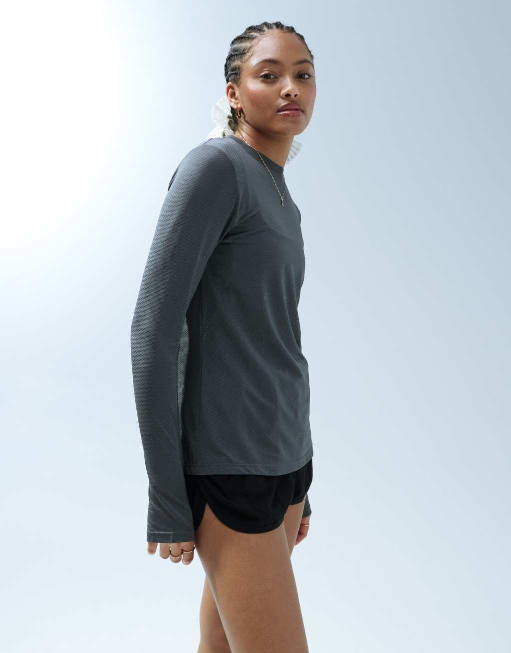 ASOS 4505 Petite icon long sleeve run top Product Image