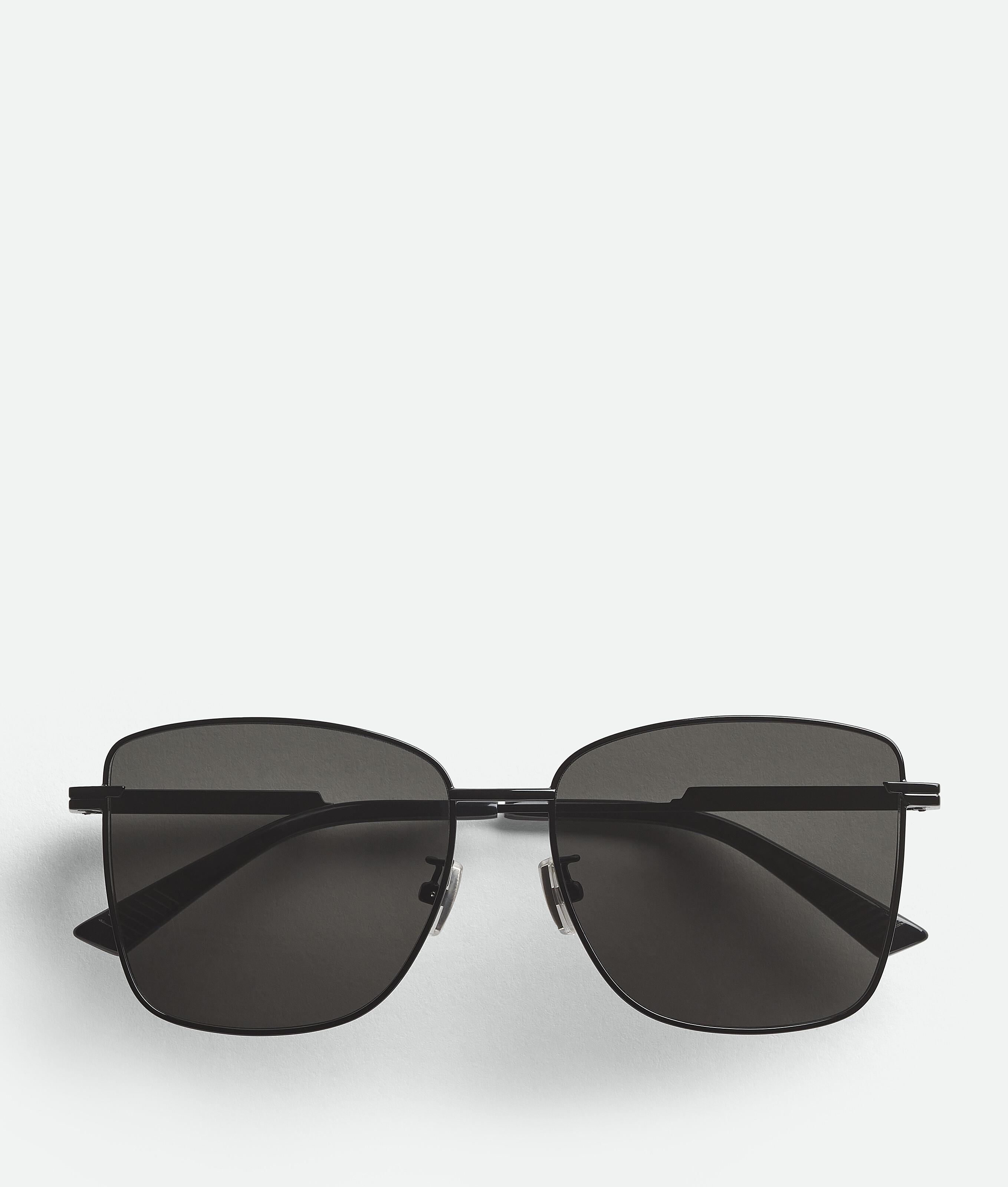 Women's Classic Square Sunglasses in Black / Grey Product Image