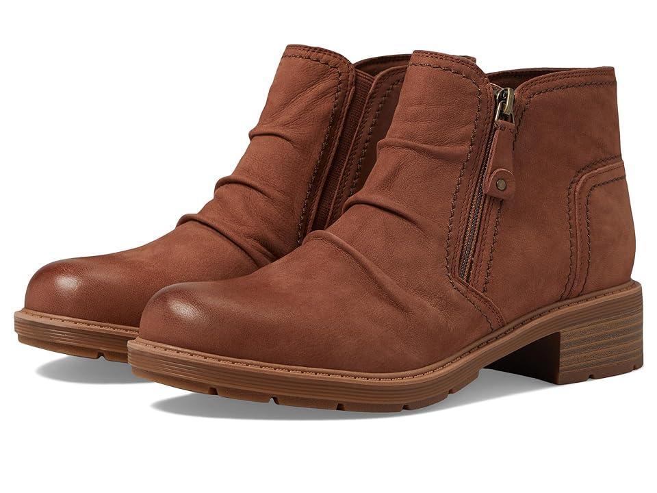 Clarks Hearth Dove Nubuck) Women's Boots Product Image