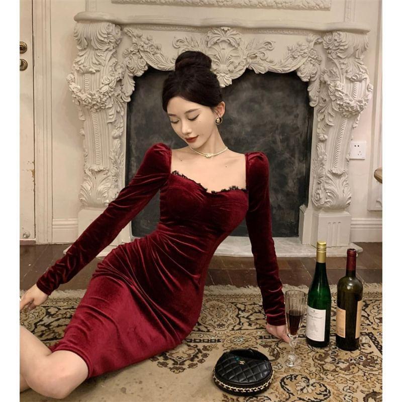 Long-Sleeve Square Neck Velvet Midi Sheath Dress Product Image