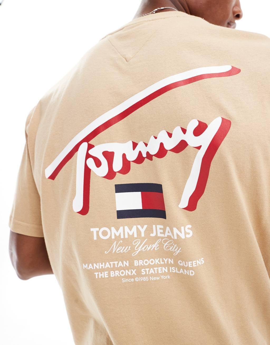 Tommy Jeans regular 3d street signature t-shirt in sand Product Image