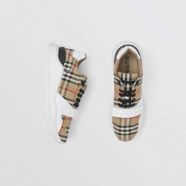 BURBERRY Check In Archive Beige Product Image