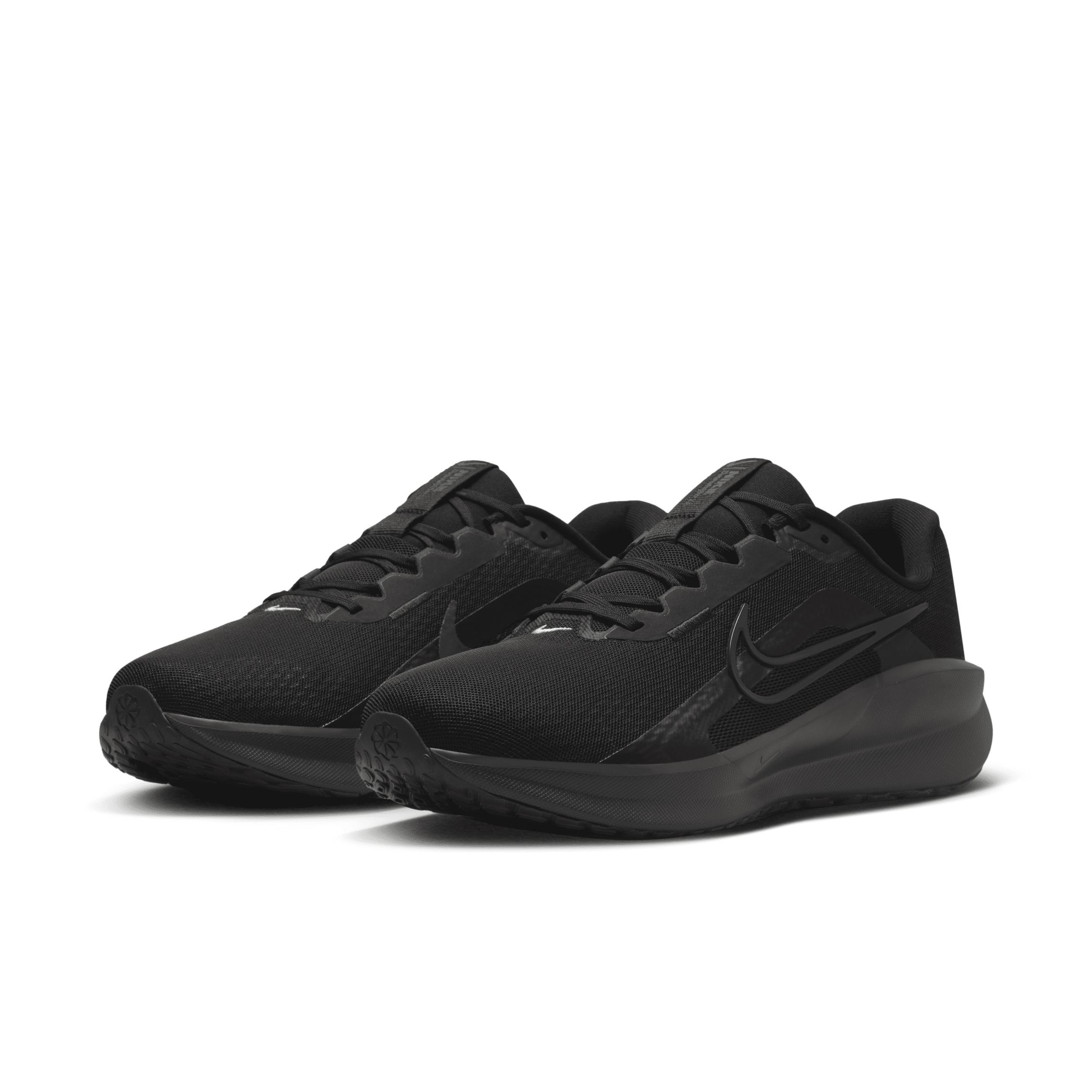 Nike Men's Downshifter 13 Road Running Shoes (Extra Wide) Product Image