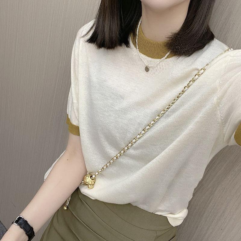 Short-Sleeve Round-Neck Color Block Knit Cropped Top Product Image