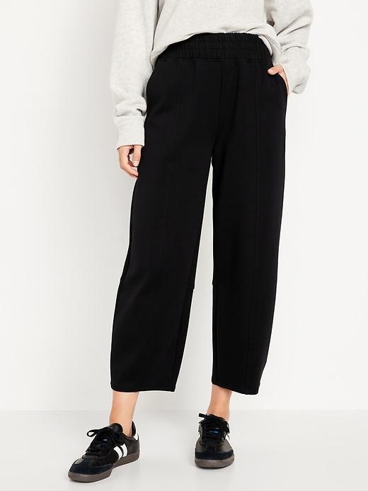 High-Waisted Dynamic Fleece Barrel-Leg Sweatpants Product Image