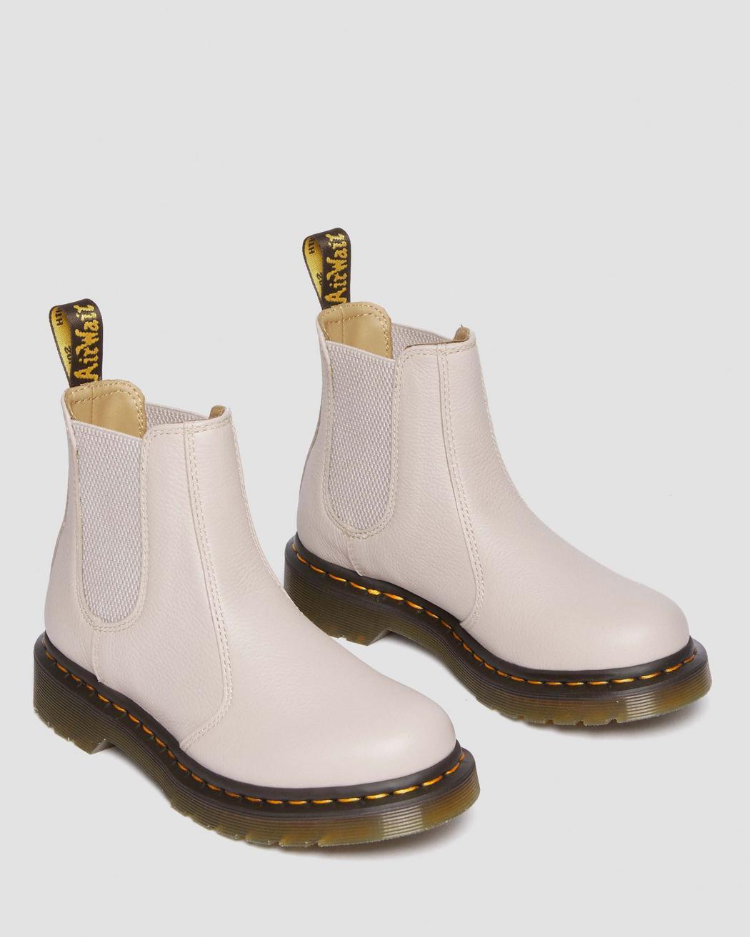 2976 Women's Leather Chelsea Boots Product Image