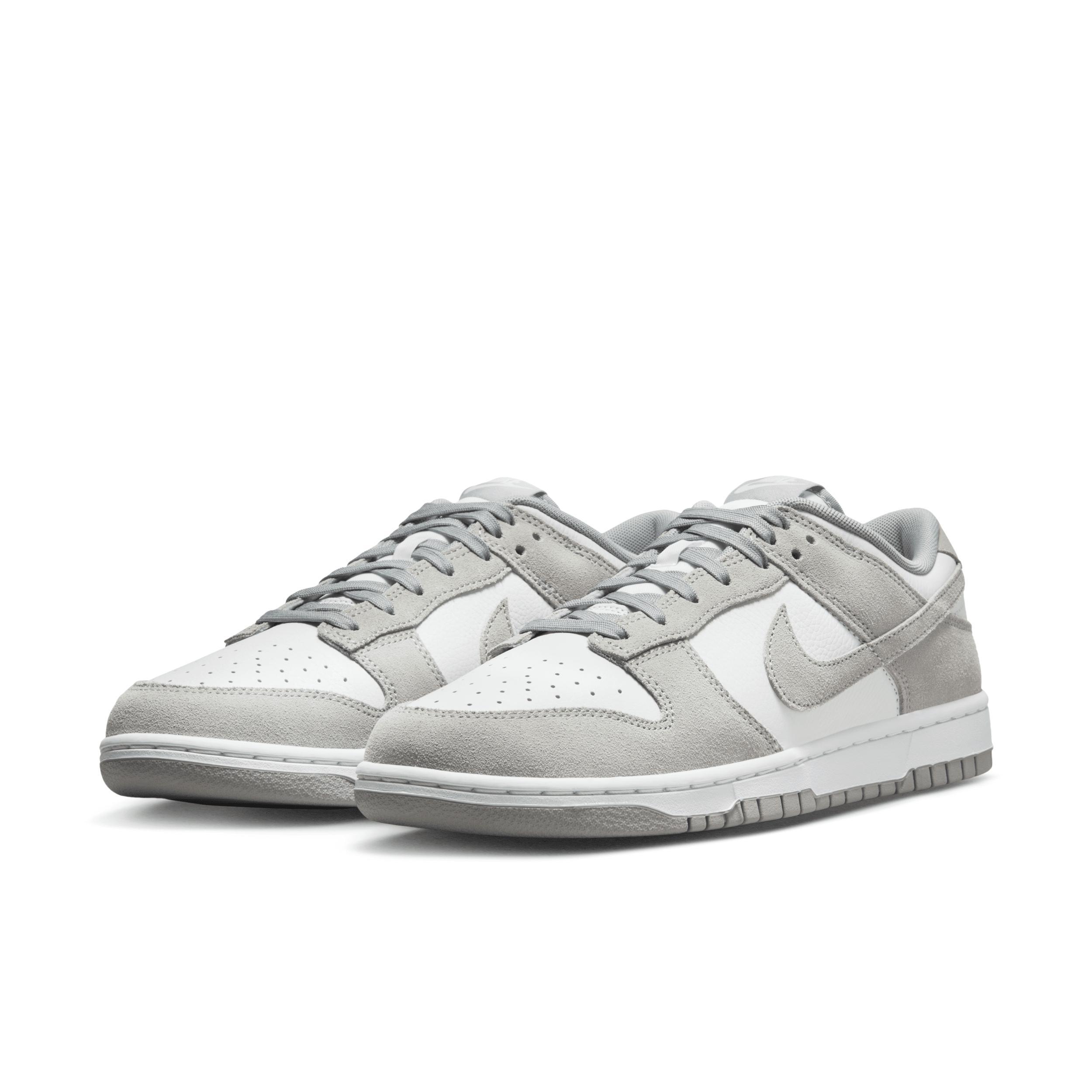 Nike Men's Dunk Low Retro SE Leather/Suede Shoes Product Image