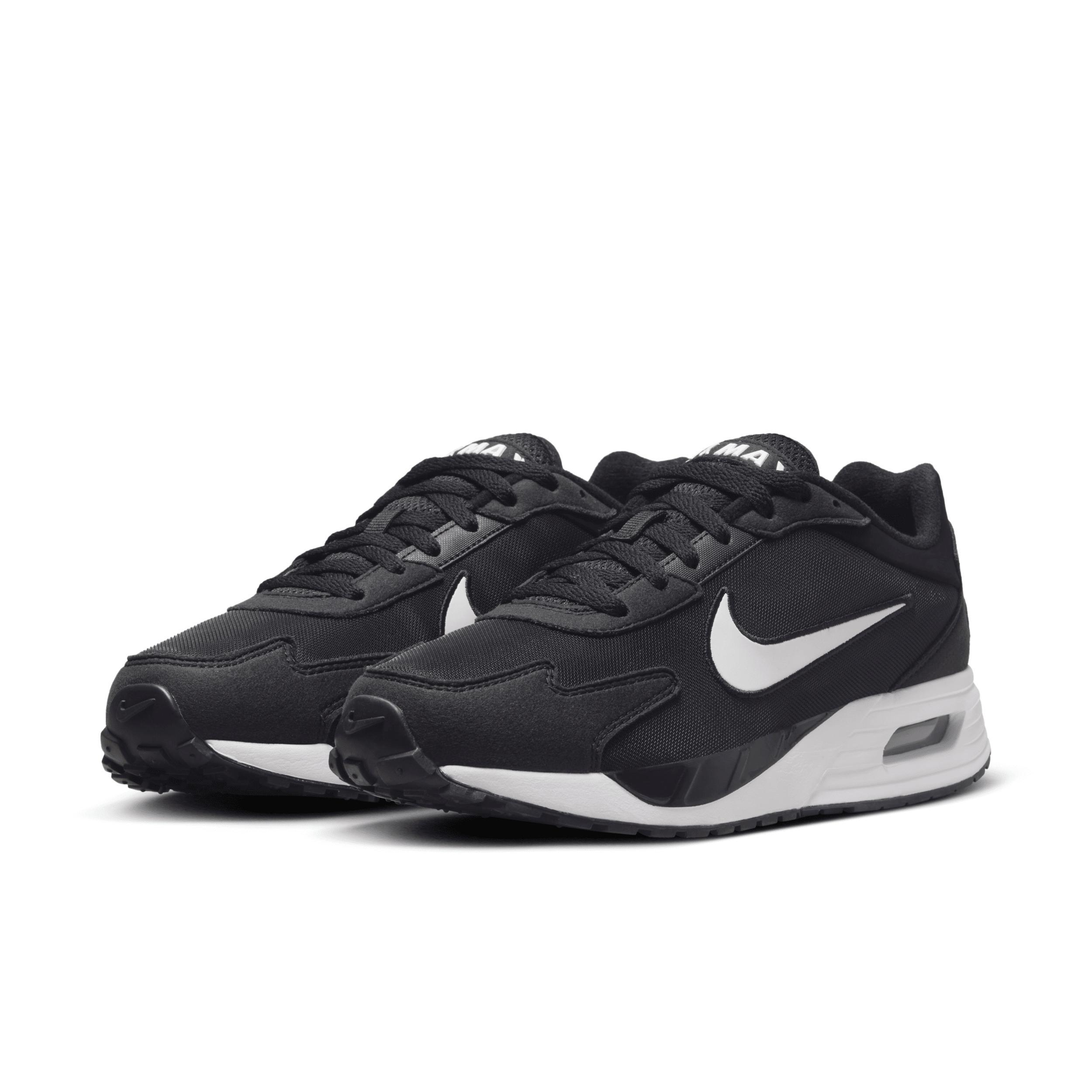 Nike Men's Air Max Solo Shoes Product Image